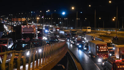 Κηφισός: Άνδρας Έπεσε Από Γέφυρα Και Παρασύρθηκε Από Φορτηγό