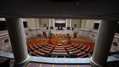 «Ασυμβίβαστο» Υπουργού – Βουλευτή: Τι ορίζει το γαλλικό μοντέλο