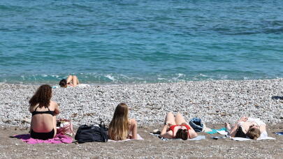 Καιρός: Έρχονται 32άρια Και Αφρικανική Σκόνη