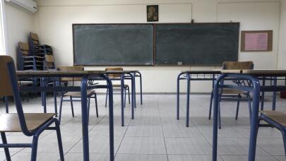 Τελευταίο κουδούνι σήμερα για τα Λύκεια - Πότε κλείνουν Γυμνάσια & Δημοτικά