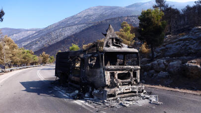 Φωτιές: 10 Εικόνες Που Δείχνουν Την Ανυπολόγιστη Καταστροφή