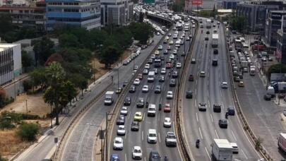 Τροχαίο Στον Κηφισό - Φορτηγό Συγκρούστηκε Με Αυτοκίνητο