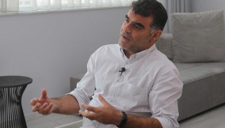 Κώστας Βαξεβάνης