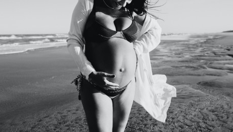 έγκυος στον καύσωνα