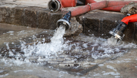 Θεσσαλονίκη: Πλημμύρισε Κεντρικός Δρόμος Από Σπασμένο Αγωγό