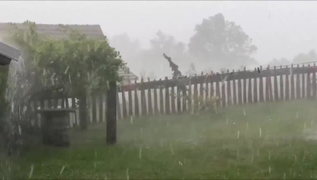 Κακοκαιρία Σε Σερβία Και Κροατία: Iσχυρές Βροχές Και Χαλάζι