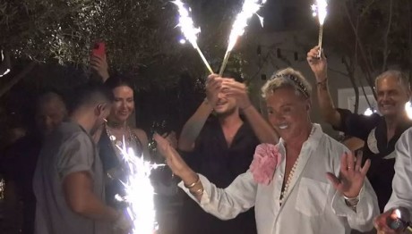 Λάκης Γαβαλάς