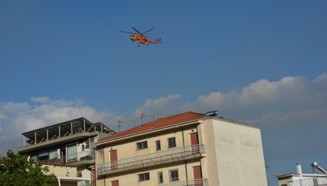 Έσβησε η φωτιά στην Τρίπολη - Στον ανακριτή ο κατηγορούμενος για εμπρησμό