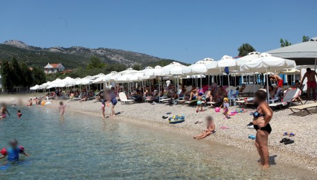 Χαλκιδική: Beach Bar Απαγόρευσε Σε Μητέρα Να Ταΐσει Το Μωρό