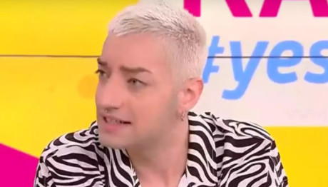 Κατινάκης: «Δε σοκαρίστηκε» με την ομοφοβική επίθεση