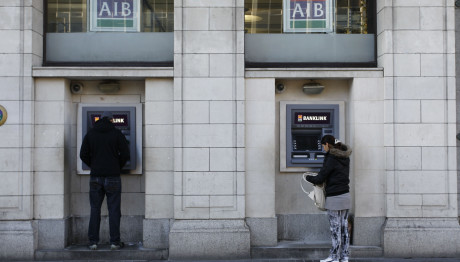 Ιρλανδία: ΑΤΜ Μοίραζαν Λεφτά