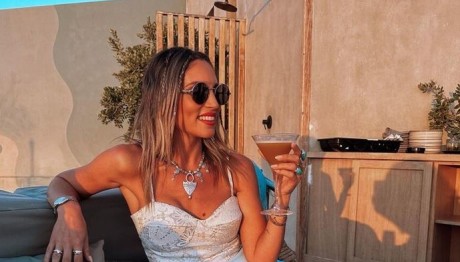 Αθηνά Οικονομάκου