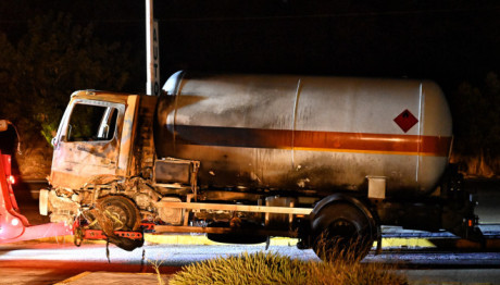 Δίωξη στον οδηγό του βυτιοφόρου που «λαμπάδιασε» στην Αθηνών - Κορίνθου