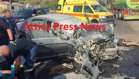 Λεωφόρος Λαυρίου: Σοβαρό τροχαίο με έξι τραυματίες