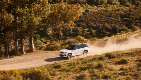 Η τετρακίνηση του Jeep Grand Cherokee 4xe δεν «παίζεται»