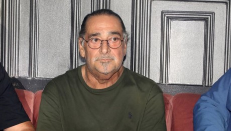 Βασίλης Καρράς