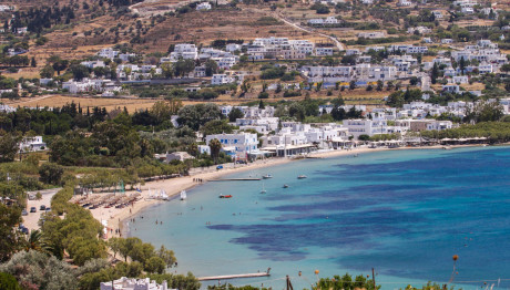Πάρος - Αντίπαρος: Aπελευθερώνονται 5.000 τ.μ Αιγιαλού