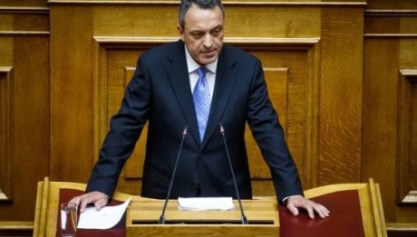 Σπαρτιάτες: Διέγραψε τρεις βουλευτές ο Βασίλης Στίγκας