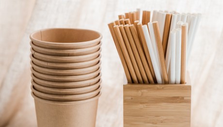Χάρτινα Καλαμάκια: Xημικές Ουσίες Καταλήγουν Στο Πιάτο Μας