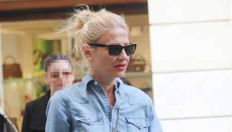 Φαίη Σκορδά: Η Παρουσιάστρια Έγινε Νονά