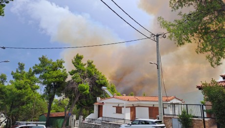 Φωτιά Τώρα Στη Σταμάτα