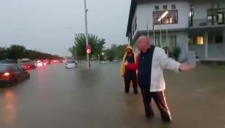 Αχιλλέας Μπέος: Πού Πάτε Ρε Όλοι Εσείς; Γυρίστε Σπίτια Σας