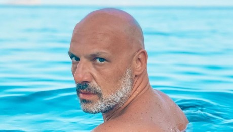 Νίκος Μουτσινάς