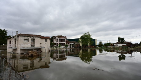 Τρίκαλα: 112 για εκκένωση των περιοχών Κανάβια και Σταυρός Ελάτης