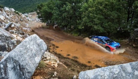 Ράλλυ Ακρόπολις: Ο Thierry Neuville στην κορυφή μετά την πρώτη ημέρα