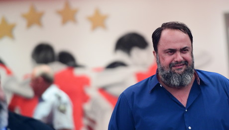 Ολυμπιακός: Τον Έδιωξε Ο Μαρτίνεθ, Τον Χρύσωσε  Ο Μαρινάκης