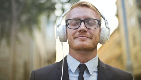 Γιατί Οι Ναρκισσιστές Μας Ασκούν Γοητεία