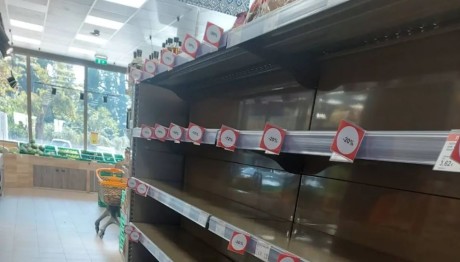Λάρισα: Αδειάζουν τα ράφια στα σούπερ μάρκετ στον δήμο Αγιάς