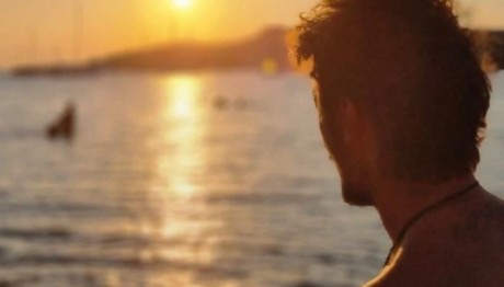 Ιωάννης Παπαζήσης: O Ηθοποιός Κάνει Μπάνιο Με Θαλασσινό Νερό