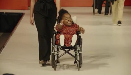 NYFW: Μοντέλα Με Αναπηρία Κατέκτησαν Την Πασαρέλα