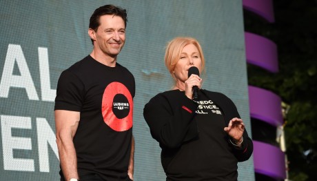 Χιου Τζάκμαν - Ντέμπορα Λι: Το «σημάδι» που πρόδιδε τον χωρισμό τους