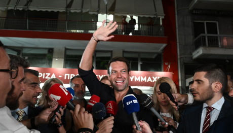 Στέφανος Κασσελάκης: Η Ταμπέλα Στο Παιδικό Του Γραφείο