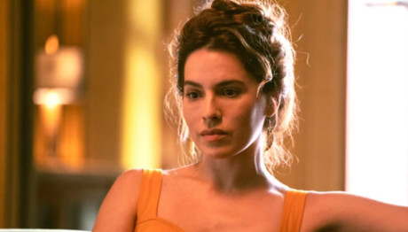 Οι Πανθέοι: Ποια Είναι Η Ηθοποιός Μελία Κράιλινγκ