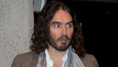 Ράσελ Μπραντ: Το YouTube «Πάγωσε» Το Κανάλι Του