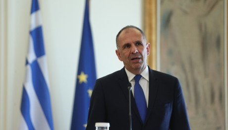 Γεραπετρίτης: Εκτός συζήτησης η λύση των δύο κρατών