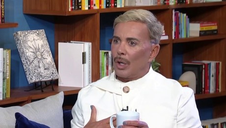 Λάκης Γαβαλάς