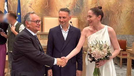 Κόρα Καρβούνη