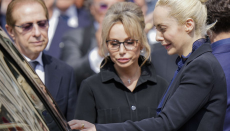 Μπερλουσκόνι: Η Σπαρακτική Ανάρτηση Της Χήρας Του