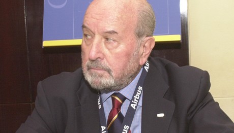 Πέθανε Ο Ακριβός Τσολάκης