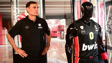 Διπλό πρόβλημα για τον Γιώργο Μπαρτζώκα