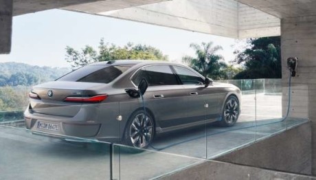 Μεγάλη επένδυση της BMW στις μπαταρίες ηλεκτρικών αυτοκινήτων