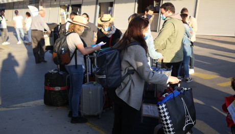 Κρήτη: Ισραηλινοί Τουρίστες Αρνούνται Να Φύγουν