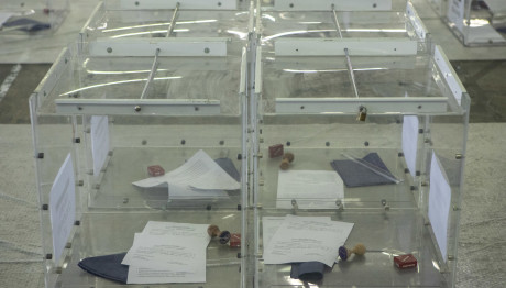 Περιφερειακές και Δημοτικές εκλογές: Άνοιξαν οι κάλπες