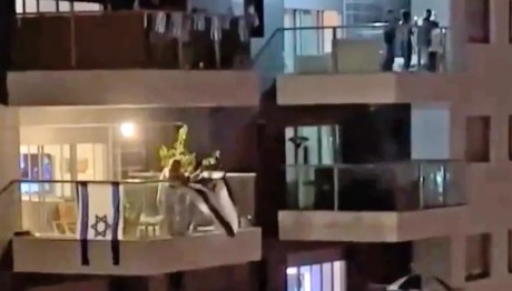 Ισραήλ: Βγήκαν Στα Μπαλκόνια Κι Έψαλαν Τον Εθνικό Ύμνο