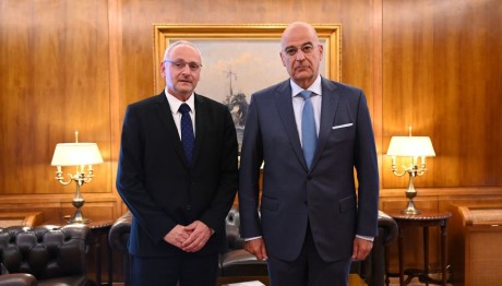 Συνάντηση Δένδια με τον Ισραηλινό πρέσβη