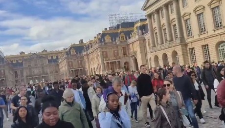 Γαλλία: Απειλή Για Βόμβα Σε Βερσαλλίες - Μουσείο Λούβρου